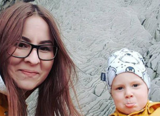 Hannar og handsaumar barnaföt úr sérprentuðu efni