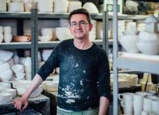 Trilltist úr gleði og hamingju á keramiknámskeiði