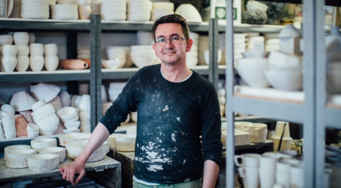 Trilltist úr gleði og hamingju á keramiknámskeiði